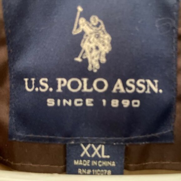 U.S. Polo Assn Men's Brown Puffer Vest w Zip Front Fall / Winter Jacket size XXL - Picture 3 of 3